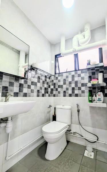 403 Woodlands Street 41, 403 Woodlands Street 41, Admiralty / Woodlands, Room Rental, 180 sqft, HDB Flat For Rent, by Zarina Mohamed Ali, 500290383 - Bathroom - PropertyGuru.com.sg
