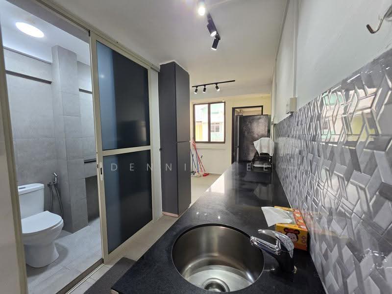 36 Beo Crescent, 36 Beo Crescent, Alexandra / Commonwealth, 3 Bedrooms, 635 sqft, HDB Flat For Rent, by Dennis Lee, 500290385 - Bathroom - PropertyGuru.com.sg