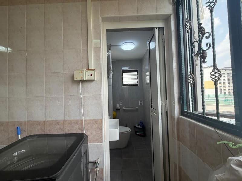 138 Simei Street 1, 138 Simei Street 1, Pasir Ris / Tampines, 3 Bedrooms, 947 sqft, HDB Flat For Sale, by Valerie Heng, 500290392 - Bathroom - PropertyGuru.com.sg