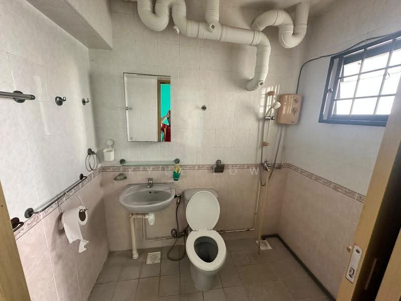 62 Teban Gardens Road, 62 Teban Gardens Road, Boon Lay / Jurong / Tuas, Room Rental, 100 sqft, HDB Flat For Rent, by Kyle Low, 500290411 - Bathroom - PropertyGuru.com.sg