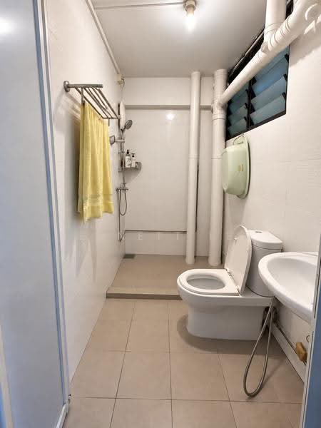289D Bukit Batok Street 25, 289D Bukit Batok Street 25, Dairy Farm / Bukit Panjang / Choa Chu Kang, 3 Bedrooms, 1,098 sqft, HDB Flat For Rent, by Bennett Lee, 500290421 - Bathroom - PropertyGuru.com.sg