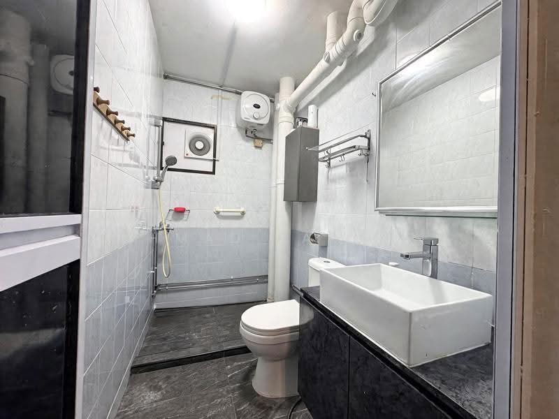 771 Bedok Reservoir View, 771 Bedok Reservoir View, Bedok / Upper East Coast, 3 Bedrooms, 1,130 sqft, HDB Flat For Sale, by Ahmad Faruuq, 500290439 - Bathroom - PropertyGuru.com.sg