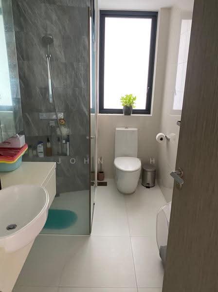 d'Leedon (Former Farrer Court), 13 Leedon Heights, Tanglin / Holland / Bukit Timah, 1 Bedroom, 635 sqft, Condominium For Rent, by John Koh, 500290447 - Bathroom - PropertyGuru.com.sg