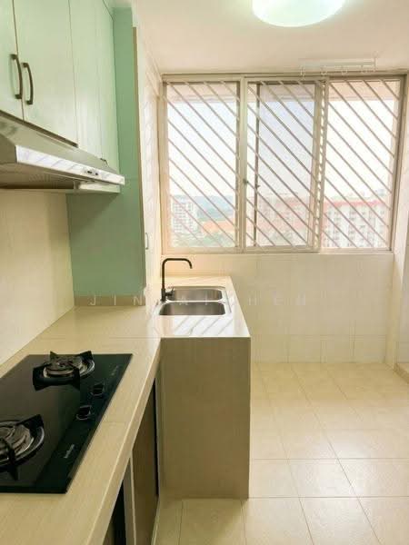 606 Hougang Avenue 4, 606 Hougang Avenue 4, Hougang / Punggol / Sengkang, 3 Bedrooms, 904 sqft, HDB Flat For Sale, by Jin Aizhen, 500290449 - Kitchen - PropertyGuru.com.sg