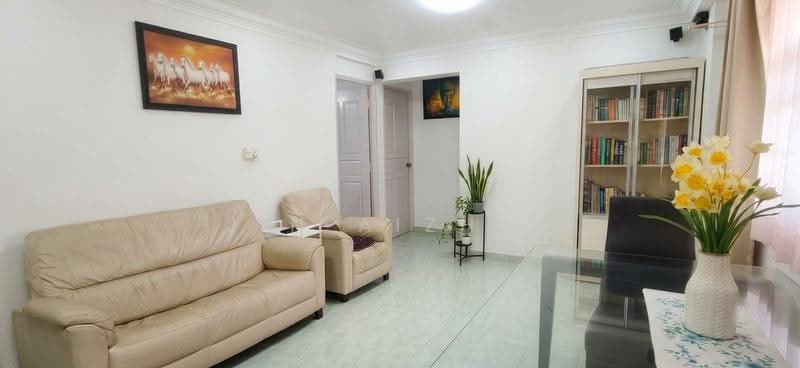 606 Hougang Avenue 4, 606 Hougang Avenue 4, Hougang / Punggol / Sengkang, 3 Bedrooms, 904 sqft, HDB Flat For Sale, by Jin Aizhen, 500290449 - Living Room - PropertyGuru.com.sg