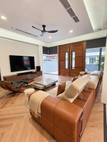 Bedok Avenue Freehold Bungalow, Bedok Ave, Bedok / Upper East Coast, 4 Bedrooms, 8,000 sqft, Detached House For Sale, by Amy Zeng 房姐姐, 500290452 - Living Room - PropertyGuru.com.sg