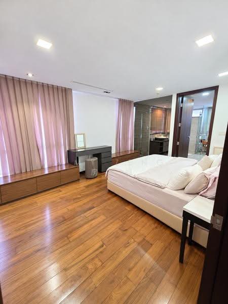 Bedok Avenue Freehold Bungalow, Bedok Ave, Bedok / Upper East Coast, 4 Bedrooms, 8,000 sqft, Detached House For Sale, by Amy Zeng 房姐姐, 500290452 - Bedroom - PropertyGuru.com.sg