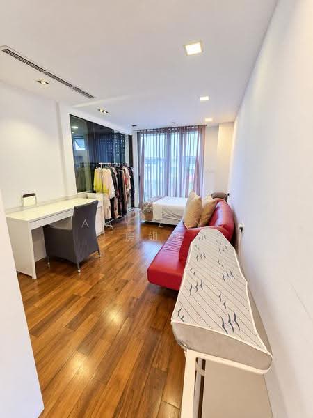 Bedok Avenue Freehold Bungalow, Bedok Ave, Bedok / Upper East Coast, 4 Bedrooms, 8,000 sqft, Detached House For Sale, by Amy Zeng 房姐姐, 500290452 - Bedroom - PropertyGuru.com.sg