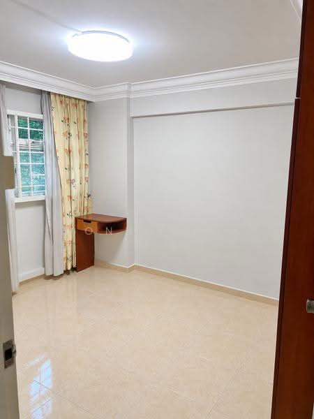 8 Holland Avenue, 8 Holland Avenue, Tanglin / Holland / Bukit Timah, 2 Bedrooms, 635 sqft, HDB Flat For Sale, by Connie Hua, 500290455 - Bedroom - PropertyGuru.com.sg