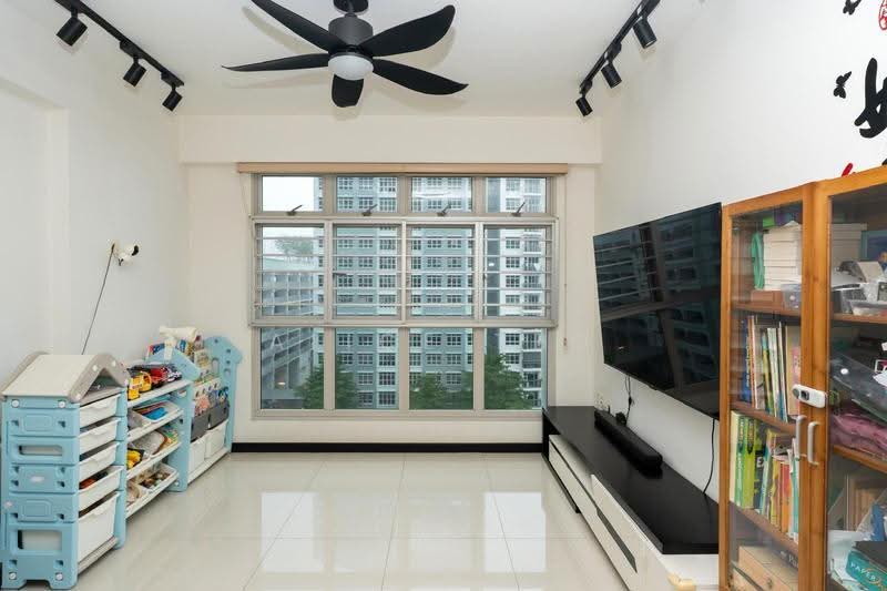 323D Sumang Walk, 323D Sumang Walk, Hougang / Punggol / Sengkang, 3 Bedrooms, 1,001 sqft, HDB Flat For Sale, by Alice Teo, 500290472 - Living Room - PropertyGuru.com.sg