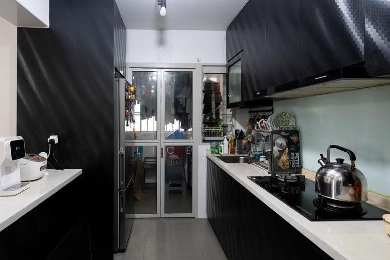 323D Sumang Walk, 323D Sumang Walk, Hougang / Punggol / Sengkang, 3 Bedrooms, 1,001 sqft, HDB Flat For Sale, by Alice Teo, 500290472 - Kitchen - PropertyGuru.com.sg