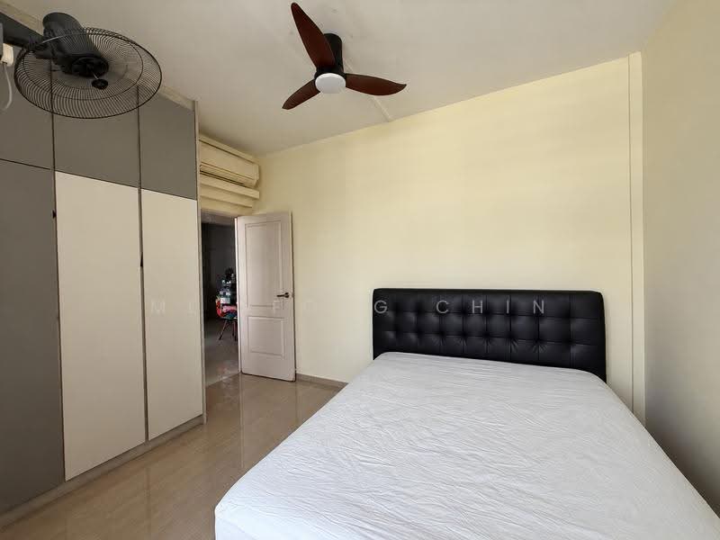 864A Tampines Street 83, 864A Tampines Street 83, Pasir Ris / Tampines, 3 Bedrooms, 1,119 sqft, HDB Flat For Sale, by Mei Fong Chin, 500290499 - Master Bedroom - PropertyGuru.com.sg