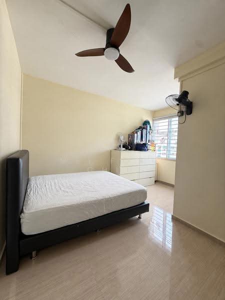 864A Tampines Street 83, 864A Tampines Street 83, Pasir Ris / Tampines, 3 Bedrooms, 1,119 sqft, HDB Flat For Sale, by Mei Fong Chin, 500290499 - Master Bedroom - PropertyGuru.com.sg