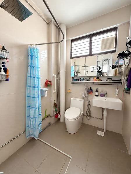 864A Tampines Street 83, 864A Tampines Street 83, Pasir Ris / Tampines, 3 Bedrooms, 1,119 sqft, HDB Flat For Sale, by Mei Fong Chin, 500290499 - Common Bathroom - PropertyGuru.com.sg