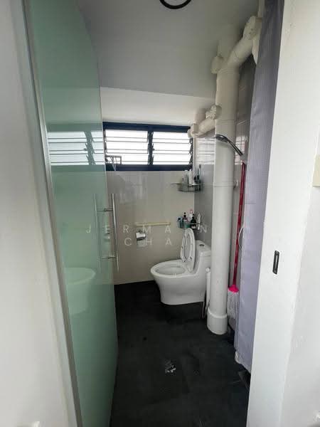 119 Hougang Avenue 1, 119 Hougang Avenue 1, Hougang / Punggol / Sengkang, Room Rental, 150 sqft, HDB Flat For Rent, by Jermaine Chai, 500290506 - Bathroom - PropertyGuru.com.sg