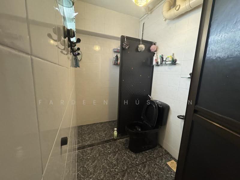 515 Jelapang Road, 515 Jelapang Road, Dairy Farm / Bukit Panjang / Choa Chu Kang, 3 Bedrooms, 1,109 sqft, HDB Flat For Sale, by Fardeen Hussain, 500290511 - Bathroom - PropertyGuru.com.sg