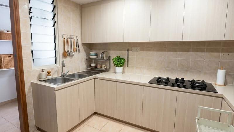 Rivervale Crest, 9 Rivervale Crescent, Hougang / Punggol / Sengkang, 3 Bedrooms, 1,206 sqft, Condominium For Sale, by KS Koh, 500290526 - Kitchen - PropertyGuru.com.sg
