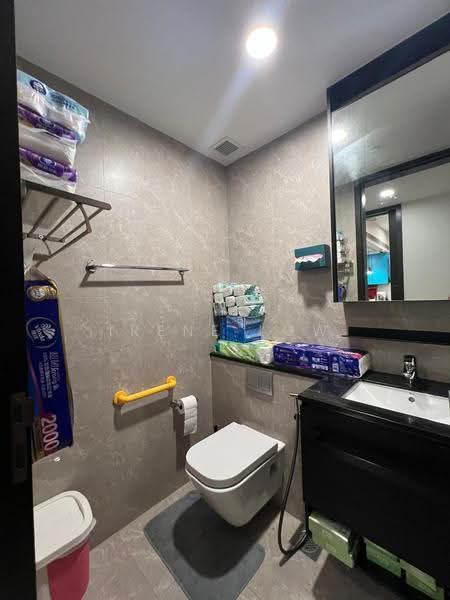 Park Colonial, 12 Woodleigh Lane, Macpherson / Potong Pasir, 5 Bedrooms, 1,711 sqft, Condominium For Sale, by Irene Low, 500290528 - Junior Bathroom - PropertyGuru.com.sg