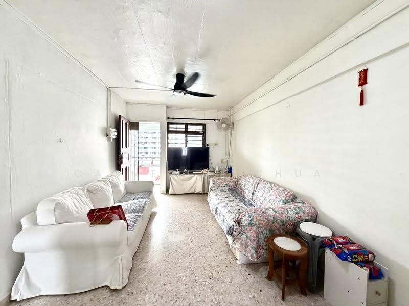 119 Hougang Avenue 1, 119 Hougang Avenue 1, Hougang / Punggol / Sengkang, 2 Bedrooms, 721 sqft, HDB Flat For Sale, by Catherine Chua, 500290542 - Living Room - PropertyGuru.com.sg