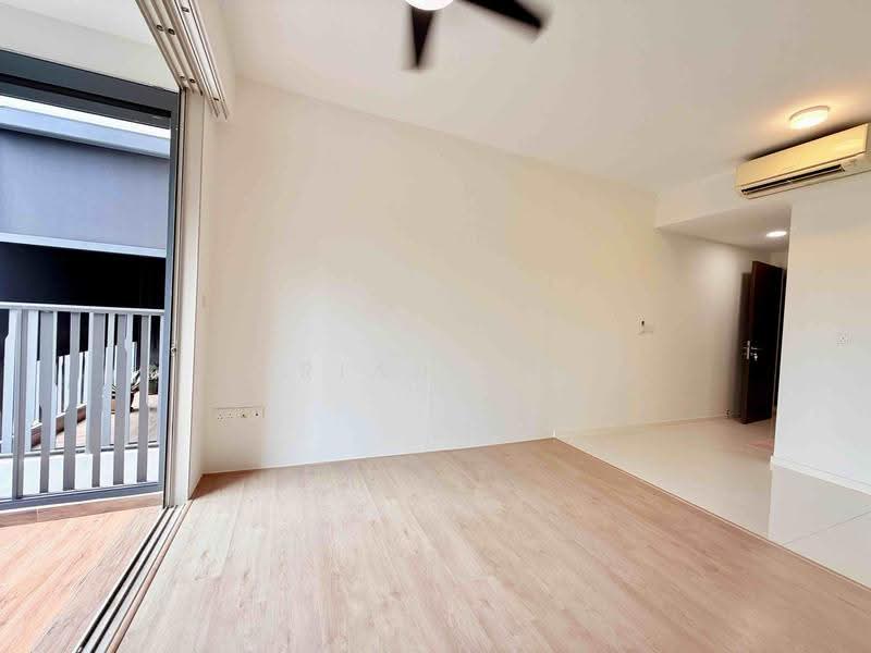 Heron Bay, 61 Upper Serangoon View, Hougang / Punggol / Sengkang, Studio, 300 sqft, Condominium For Rent, by Brian Eng, 500290550 - Balcony - PropertyGuru.com.sg