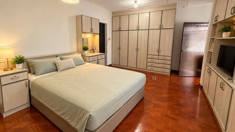 TERRACE HOUSE IN JOO CHIAT FOR SALE, CARPMAEL/JOO CHIAT/CEYLON, East Coast / Marine Parade, 4 Bedrooms, 2,500 sqft, Terraced House For Sale, by Alvin Tan, 500290552 - Bedroom - PropertyGuru.com.sg