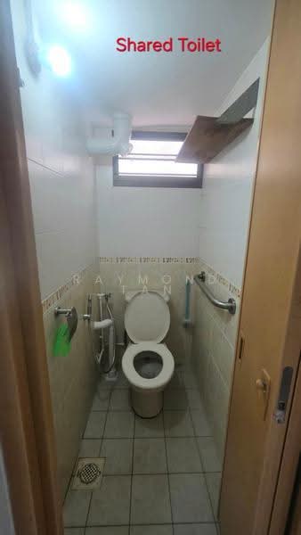 1 Jalan Bukit Merah, 1 Jalan Bukit Merah, Alexandra / Commonwealth, 2 Bedrooms, 689 sqft, HDB Flat For Rent, by Raymond Tan, 500290576 - Bathroom - PropertyGuru.com.sg