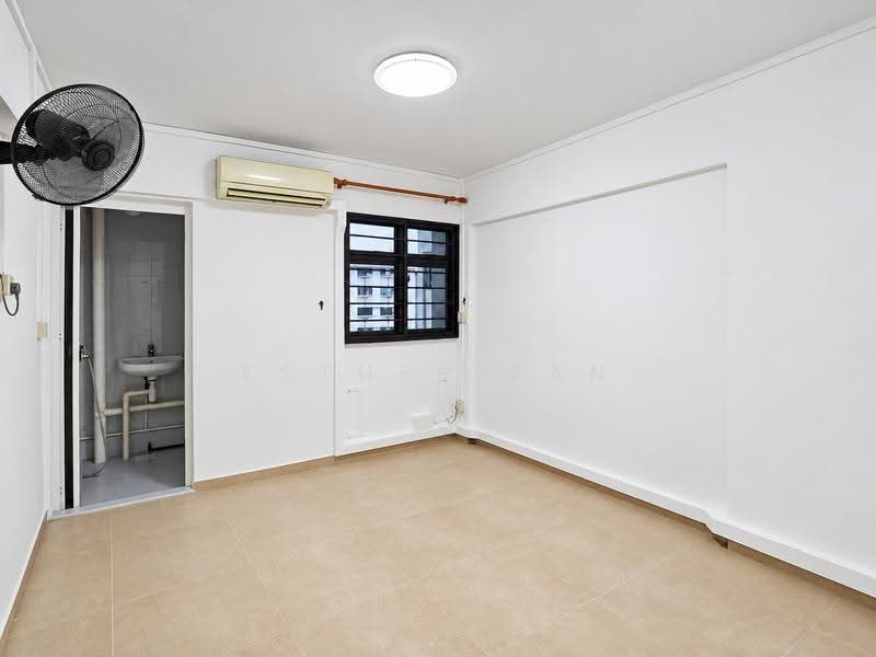 525 Jurong West Street 52, 525 Jurong West Street 52, Boon Lay / Jurong / Tuas, 2 Bedrooms, 721 sqft, HDB Flat For Sale, by Esther Tan, 500290585 - Bathroom - PropertyGuru.com.sg