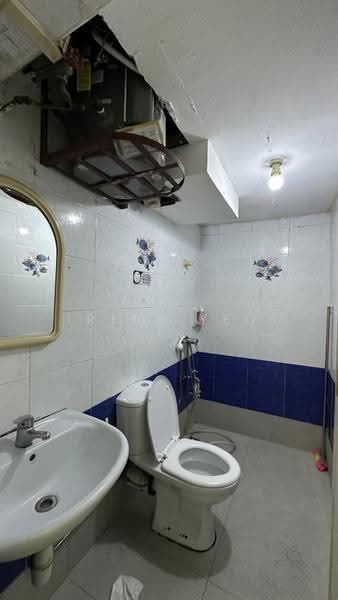 People's Park Complex, 1 Park Road, Boat Quay / Raffles Place / Marina, 6 Bedrooms, 1,119 sqft, Apartment For Sale, by Irene Yeo, 500290588 - Bathroom - PropertyGuru.com.sg