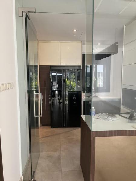 The Greenwood, 205 Greenwood Avenue, Newton / Novena, 5 Bedrooms, 3,025 sqft, Terraced House For Sale, by Hemlata Pathela, 500290595 - Kitchen - PropertyGuru.com.sg