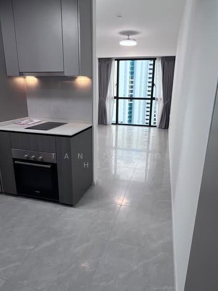 Piccadilly Grand, Northumberland Road, Farrer Park / Serangoon Rd, 2 Bedrooms, 678 sqft, Condominium For Rent, by Tan Zheng Heng, 500290613 - Living room - PropertyGuru.com.sg