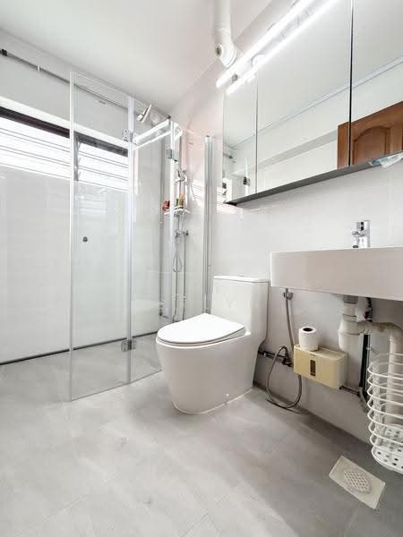 448 Bright Hill Drive, 448 Bright Hill Drive, Ang Mo Kio / Bishan / Thomson, 3 Bedrooms, 1,172 sqft, HDB Flat For Rent, by Lin Hui Min Jerlyn, 500290620 - Bathroom - PropertyGuru.com.sg