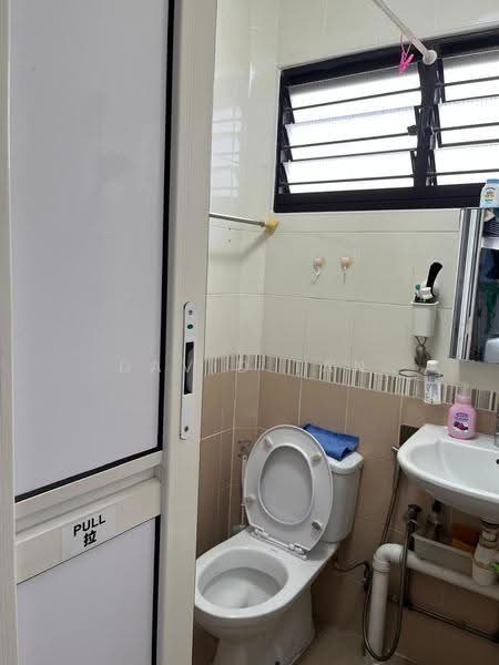 312 Bukit Batok Street 32, 312 Bukit Batok Street 32, Dairy Farm / Bukit Panjang / Choa Chu Kang, 3 Bedrooms, 980 sqft, HDB Flat For Sale, by David Tan, 500290624 - Bathroom - PropertyGuru.com.sg