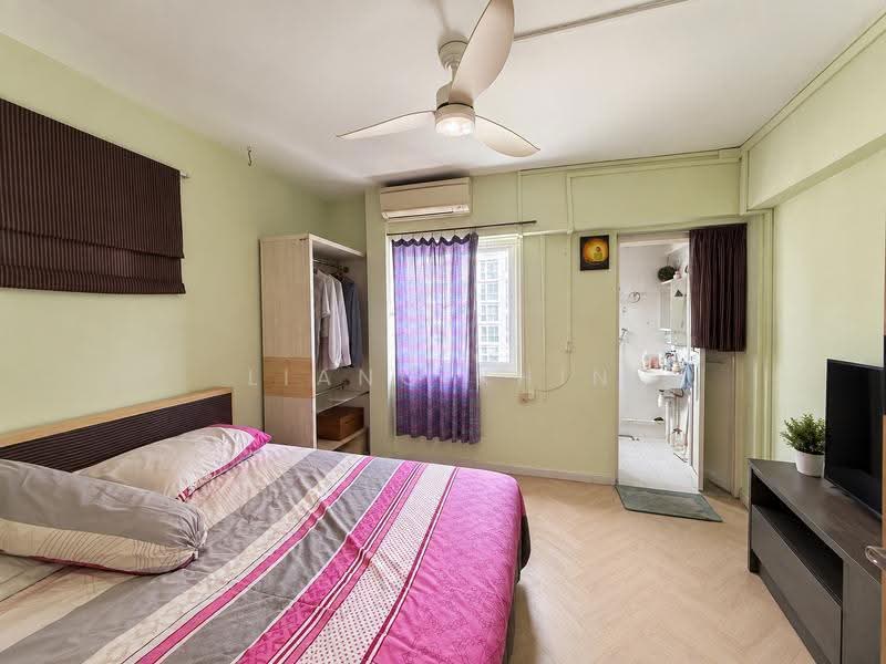 314 Hougang Avenue 5, 314 Hougang Avenue 5, Hougang / Punggol / Sengkang, 3 Bedrooms, 1,001 sqft, HDB Flat For Sale, by Liang Xhin, 500290634 - Bedroom - PropertyGuru.com.sg