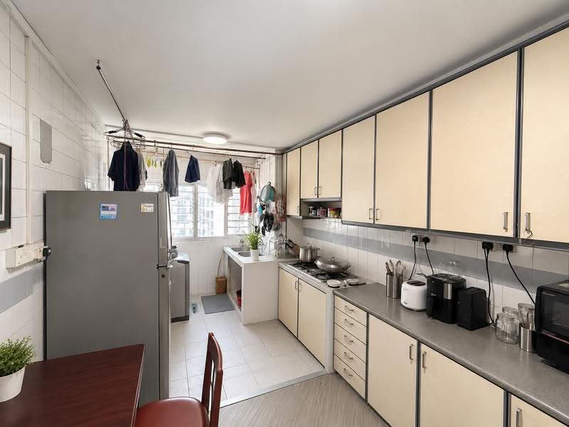 314 Hougang Avenue 5, 314 Hougang Avenue 5, Hougang / Punggol / Sengkang, 3 Bedrooms, 1,001 sqft, HDB Flat For Sale, by Liang Xhin, 500290634 - Kitchen - PropertyGuru.com.sg