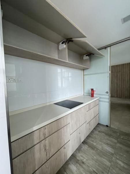 Dahlia Park Condo, 9 Flora Drive, Changi Airport / Changi Village, 3 Bedrooms, 1,292 sqft, Condominium For Sale, by Jeslyn Tan, 500290647 - Kitchen - PropertyGuru.com.sg