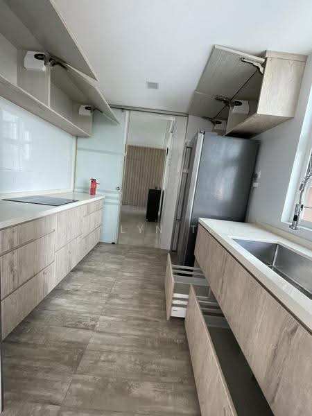 Dahlia Park Condo, 9 Flora Drive, Changi Airport / Changi Village, 3 Bedrooms, 1,292 sqft, Condominium For Sale, by Jeslyn Tan, 500290647 - Kitchen - PropertyGuru.com.sg
