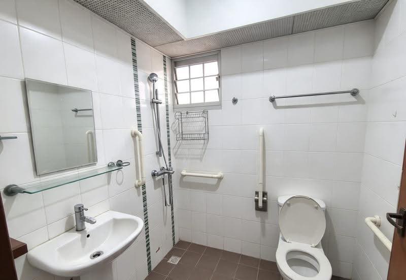 5A Upper Boon Keng Road, 5A Upper Boon Keng Road, Eunos / Geylang / Paya Lebar, 2 Bedrooms, 721 sqft, HDB Flat For Sale, by Serene Mak, 500290652 - Bathroom - PropertyGuru.com.sg
