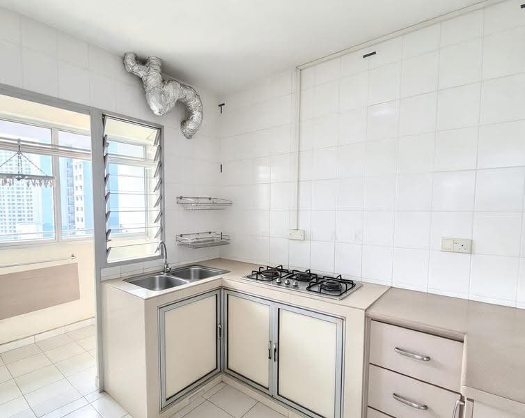 5A Upper Boon Keng Road, 5A Upper Boon Keng Road, Eunos / Geylang / Paya Lebar, 2 Bedrooms, 721 sqft, HDB Flat For Sale, by Serene Mak, 500290652 - Kitchen - PropertyGuru.com.sg