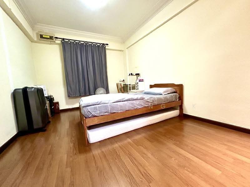556 Ang Mo Kio Avenue 10, 556 Ang Mo Kio Avenue 10, Ang Mo Kio / Bishan / Thomson, 2 Bedrooms, 731 sqft, HDB Flat For Sale, by Angela Wong LK, 500290665 - Bedroom - PropertyGuru.com.sg