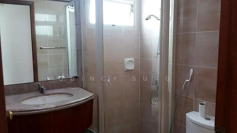 Trellis Towers, 700 Toa Payoh Lorong 1, Balestier / Toa Payoh, Room Rental, 200 sqft, Condominium For Rent, by Quincy Sung, 500290674 - Bathroom - PropertyGuru.com.sg