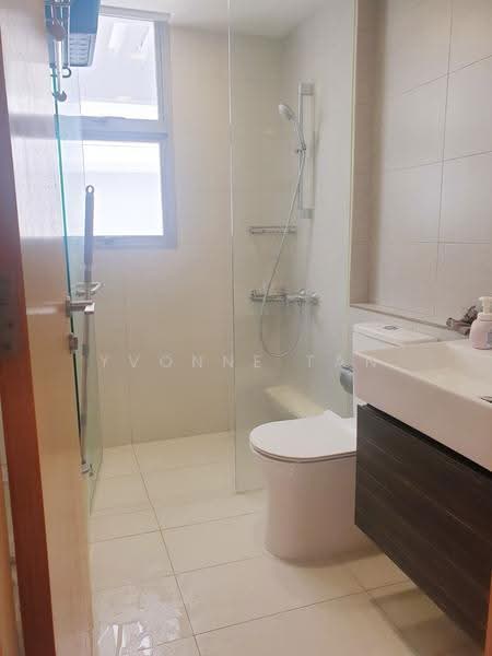 Prive, 37 Punggol Field, Hougang / Punggol / Sengkang, 2 Bedrooms, 883 sqft, Condominium For Sale, by Yvonne Tan, 500290676 - Bathroom - PropertyGuru.com.sg