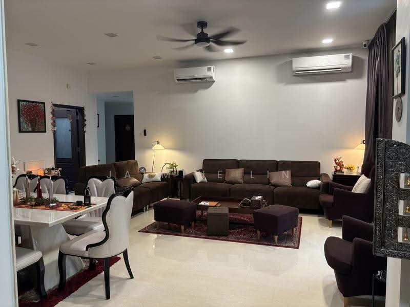 Sheares Ville, 9 Holt Road, Tanglin / Holland / Bukit Timah, 3 Bedrooms, 2,067 sqft, Condominium For Sale, by Jasmine Lin, 500290681 - Living Room - PropertyGuru.com.sg