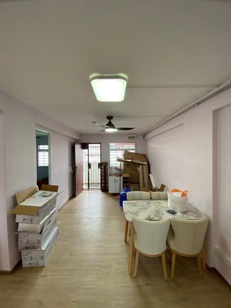 417 Tampines Street 41, 417 Tampines Street 41, Pasir Ris / Tampines, 2 Bedrooms, 646 sqft, HDB Flat For Sale, by James Yeo, 500290684 - Corridor - PropertyGuru.com.sg