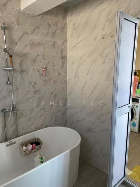417 Tampines Street 41, 417 Tampines Street 41, Pasir Ris / Tampines, 2 Bedrooms, 646 sqft, HDB Flat For Sale, by James Yeo, 500290684 - Bathroom - PropertyGuru.com.sg