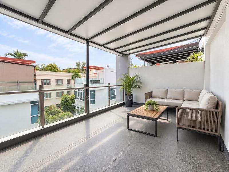 Palm Grove Regency, 12C Palm Grove Avenue, Hougang / Punggol / Sengkang, 5 Bedrooms, 2,863 sqft, Cluster House For Sale, by Lim Sheng Loo, 500290706 - Balcony - PropertyGuru.com.sg