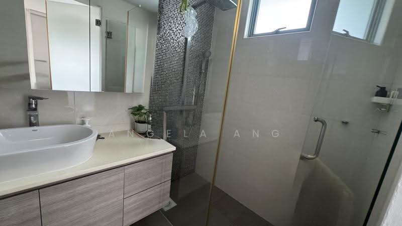 Springdale Condo, 51 Hindhede Walk, Clementi Park / Upper Bukit Timah, 3 Bedrooms, 1,152 sqft, Condominium For Sale, by Angela Ang, 500290715 - Bathroom - PropertyGuru.com.sg