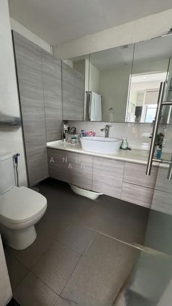Springdale Condo, 51 Hindhede Walk, Clementi Park / Upper Bukit Timah, 3 Bedrooms, 1,152 sqft, Condominium For Sale, by Angela Ang, 500290715 - Bathroom - PropertyGuru.com.sg
