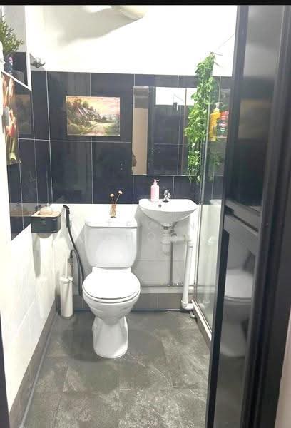 260 Bukit Batok East Avenue 4, 260 Bukit Batok East Avenue 4, Dairy Farm / Bukit Panjang / Choa Chu Kang, Room Rental, 130 sqft, HDB Flat For Rent, by Steven Choo, 500290730 - Bathroom - PropertyGuru.com.sg
