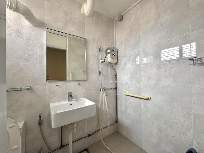 155 Simei Road, 155 Simei Road, Pasir Ris / Tampines, 3 Bedrooms, 1,119 sqft, HDB Flat For Rent, by Zheng Jixin, 500290738 - Bathroom - PropertyGuru.com.sg