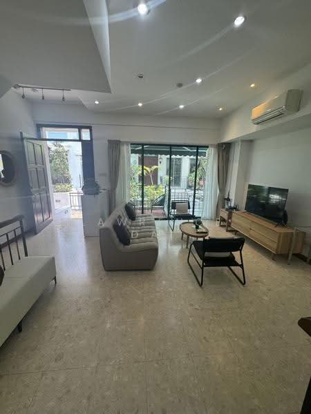 D'Manor, 95 Tanah Merah Kechil Avenue, Bedok / Upper East Coast, Studio, 250 sqft, Terraced House For Rent, by Lawrence Dai, 500290741 - Living Room - PropertyGuru.com.sg